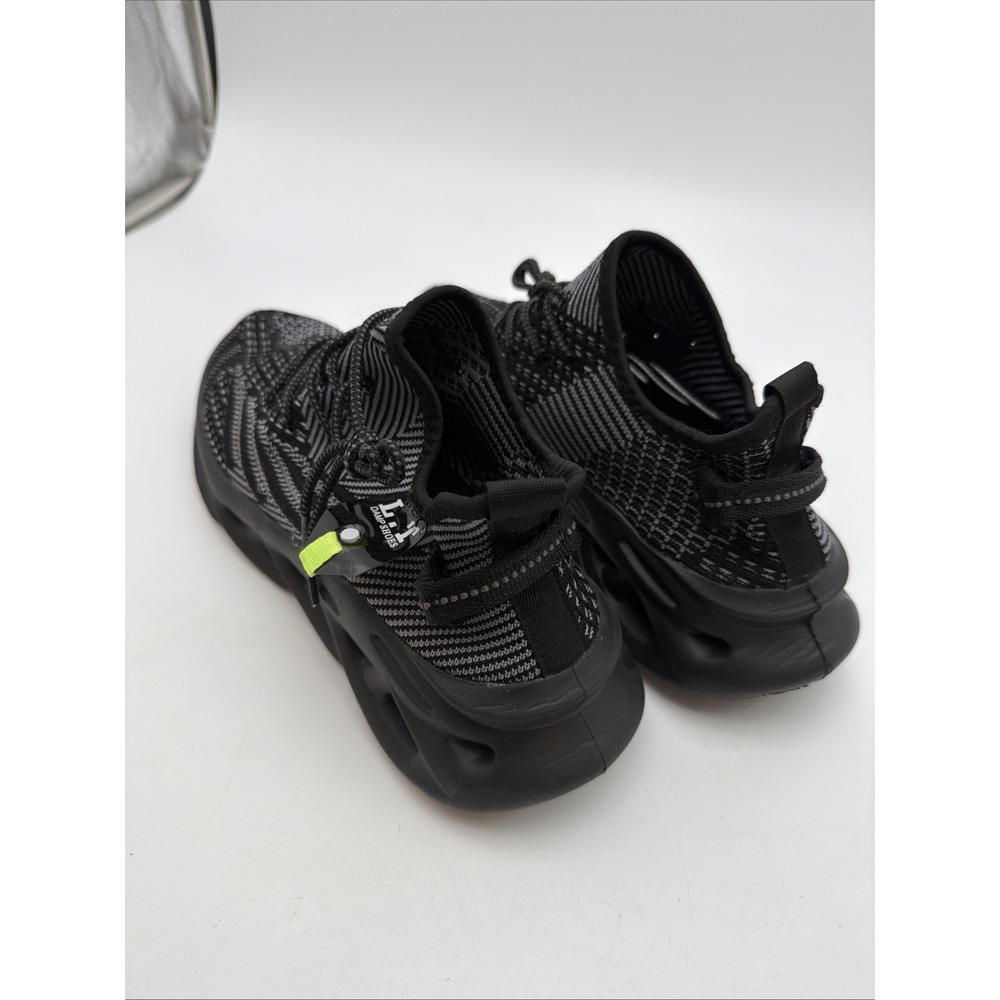 Men's L.T. Damp Black Low Top Running Shoes Lace-Up Sneakers Black White Knit